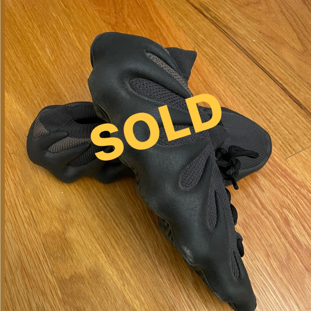 YEEZY 450
"Utility Black" (lightly worn) no box